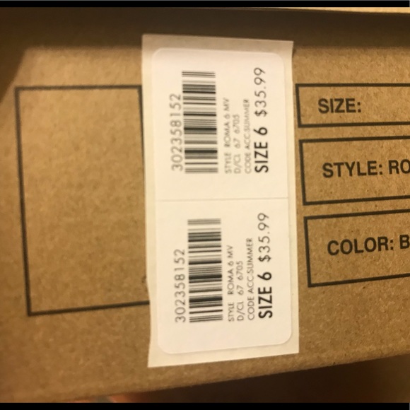 Pink suede ankle strap heels - Picture 3 of 3